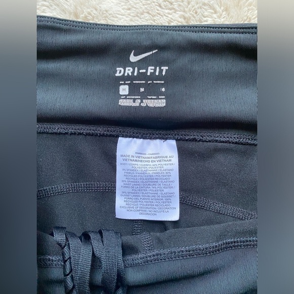 Nike Dri Fit Cropped Leggings 💕 - Picture 4 of 9